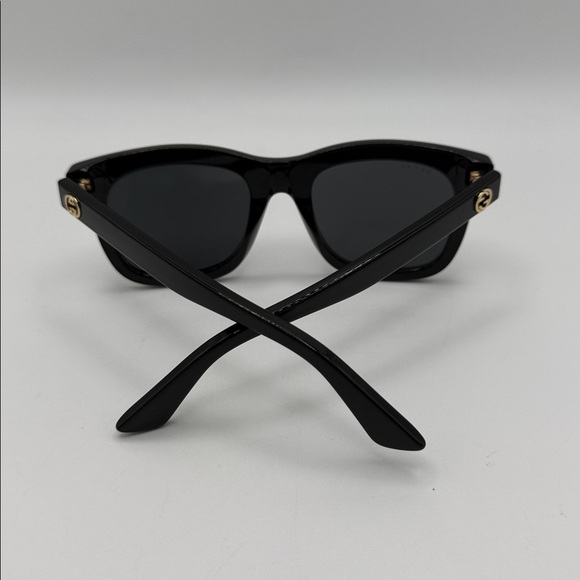 Gucci Round Frame Sunglasses - Picture 9 of 10